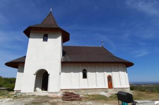 Biserica din Curagău are nevoie de 20.000 lei pentru instalarea sistemului de încălzire