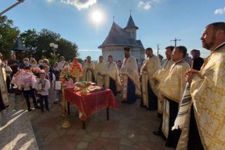 Aşezământul social-cultural al Parohiei Siretu a fost sfinţit