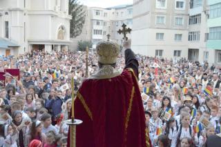 Te Deum pentru părinți și copii în toate bisericile Arhiepiscopiei Romanului și Bacăului