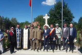 Monumentul în cinstea eroilor, sfinţit la Moineşti