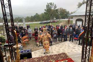 Liturghii arhiereşti în protopopiatele Huşi şi Vaslui