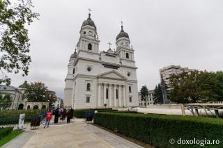 (Foto) Ieșenii aduc rugăciunea pelerinilor la Sfânta Cuvioasă Parascheva