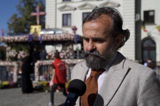 (Video) Designerul Florin Dobre: „Sfinții sunt prietenii mei de nădejde, care nu m-au trădat niciodată”