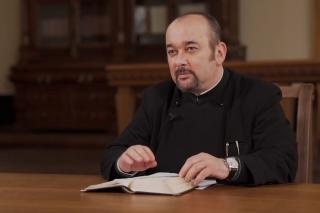 (Video) Păzirea poruncilor și „depresia” dregătorului bogat – Explicații la Evanghelia Duminicii a 30-a după Rusalii