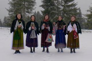 (Video) Și noi am plecatu’ – Fetele de pe Târnave