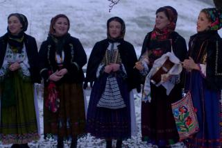 (Video) D’a cui îs aceste curți – Fetele de pe Târnave