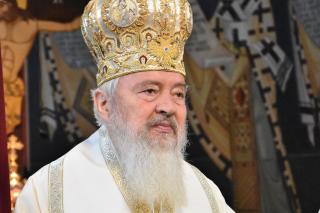 (Video) Mitropolitul Andrei: „Văd masa bogatului în mijlocul iadului” – Predică la sărbătoarea Sfântului Spiridon