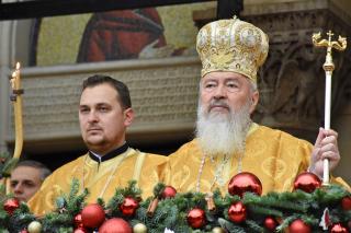 (Video) „Cine dă, lui îşi dă; cine face, lui îşi face” – Pastorală la Nașterea Domnului 2020 – IPS Andrei