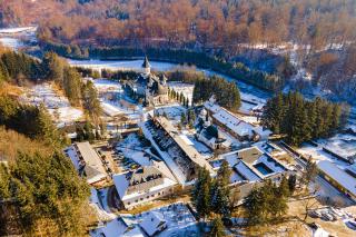 (Foto) Văzută „din Cer”: Cum arată Mănăstirea Sihăstria la începutul lui decembrie