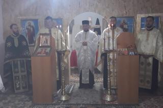 Parohia care a rămas fără biserica și-a sărbătorit hramul de iarnă