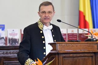 (Interviu) Președintele Academiei Române: „Un proiect de țară ar trebui bazat pe educație și sănătate, așezate pe valori creștine”