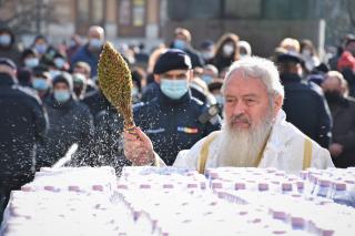 (Video) Mitropolitul Andrei: „La Bobotează apa devine vehicul purtător de Duh Sfânt”