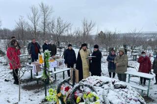 PS Veniamin s-a rugat la mormântul profesorului Mihail Popescu