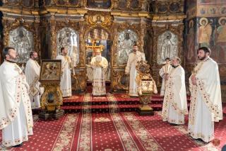 IPS Ioachim a slujit la catedrala din Roman