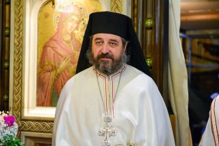 (Video) Arhim. Nichifor Horia: „Să ne asemănăm Sfinților Trei Ierarhi, urmându-le credința, făcând ca ei”