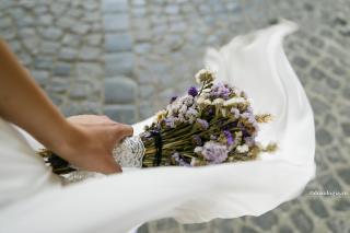 buchet de flori în mână