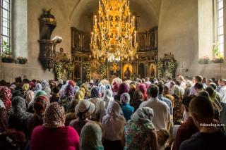 Oamenii, heruvimi în timpul Sfintei Liturghii