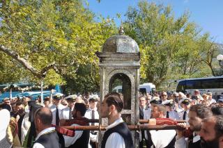 (Audio) „Acolo unde înlesnirile omenești lipsesc Dumnezeu pune binecuvântarea Sa” ‒ Arhim. Nichifor Horia