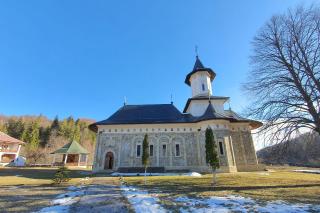Mitropolitul Teofan al Moldovei și Bucovinei, la Schitul Icoana Nouă: „Orice păcat este o plecare de «acasă»”