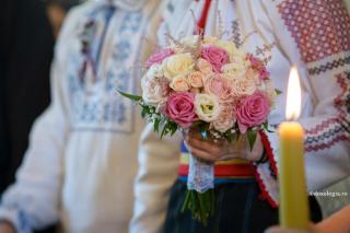 buchet de flori în mână
