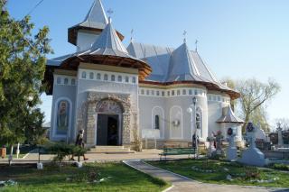 La Parohia Săvinești II s-a ridicat o casă de tip familial. 10 copii din centrele de plasament vor locui într-un nou cămin