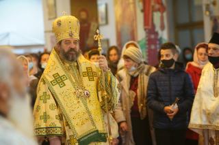 (Video) Preasfințitul Nichifor Botoșăneanul: „Să venim în biserică cu bucuria pe care copiii au avut-o și L-au primit pe Domnul”