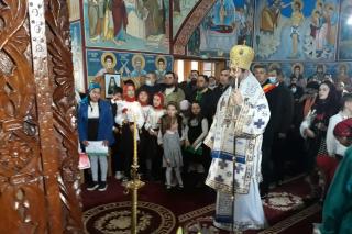 PS Părinte Nichifor Botoșăneanul a explicat credincioșilor din Țolici de ce cinstim Sfânta Cruce