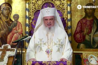 (Video) Părintele Patriarh Daniel în Duminica Sfintei Cruci: „Cu Hristos toate devin ușoare”
