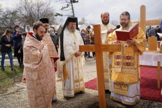 Piatră de temelie pentru o nouă biserică parohială în Râșca, după ce fostul locaș de cult a fost distrus de un incendiu