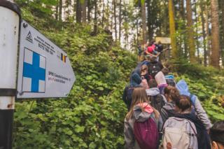 Parohia Curagău strânge fonduri pentru a trimite 6 copii în tabără