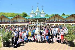 PS Ignatie s-a întâlnit cu copiii participanți în proiectul „Luna pastorației copiilor și tinerilor”