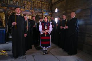 (Video) Hristos a înviat – Iulia Ioana Vlad și Grupul Psaltic Theologos