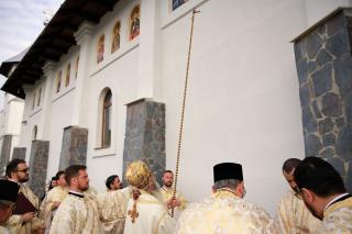 (Video) Biserica „Sfântul Nicolae” din Agapia a fost resfințită de Părintele Mitropolit Teofan