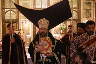 Slujba Prohodului la Mănăstirea „Sfinții Trei Ierarhi” din Iași. PS Nichifor Botoșăneanul a oficiat ultima denie din acest an