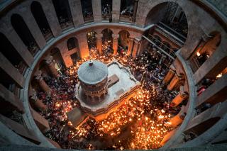 Hristos a Înviat! Sfânta Lumină s-a pogorât la Ierusalim în jurul orei 13.55