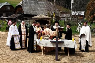 Sfințire de loc de biserică în Brodina de Sus, Suceava