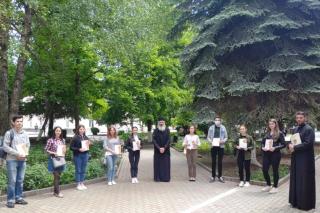PS Antonie s-a întâlnit cu bursierii Episcopiei de Bălţi