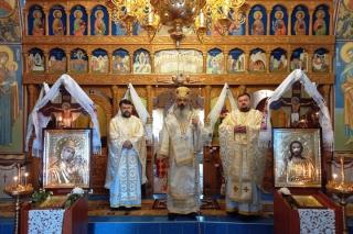 Liturghie arhierească în Parohia Horeşti-Făleşti