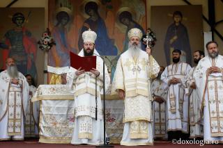 (Video) Părintele Patriarh Daniel: „Sfânta Parascheva «cea mult folositoare» este un mare dar pentru poporul român”