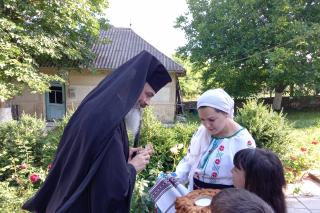 Liturghie arhierească în Parohia Burlănești - Edineț