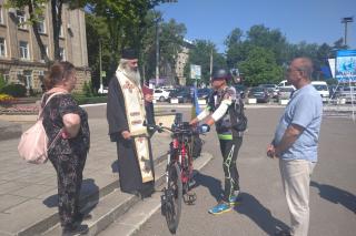 PS Antonie a sfințit tricolorul purtat în Turul Unirii