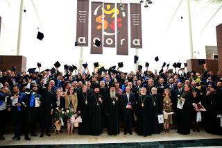 Curs festiv la Iași: absolvenții Facultății de Teologie din Iași au depus jurământul de credință