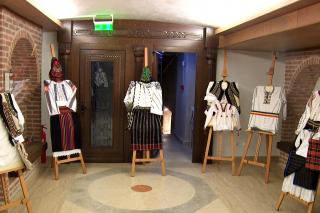 (Video) Expoziția „Straie de sărbătoare” la Muzeul Mitropolitan din Iași