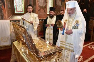 Mănăstirea Plumbuita a primit moaștele Sfântului Ioan Botezătorul. Patriarhul Daniel mulțumește Părintelui Antipa Iviritul