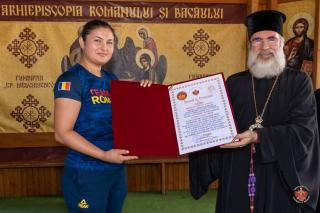 Sportiva romașcană Bianca Florentina Ghelber, premiată de IPS Ioachim