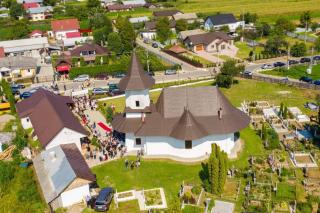 Biserica Parohiei Gârlenii de Sus, resfinţită de către IPS Ioachim