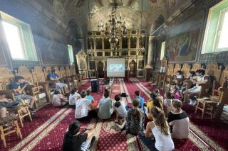 Activităţi pentru tineri în Parohia Siretu