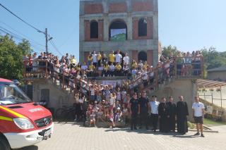 Pompierii ieșeni, alături de copiii Parohiei Pietrărie din Comuna Bârnova