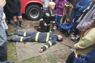Participanții Taberei de la Nemțișor au învățat de la pompierii nemțeni cum să acorde primul ajutor