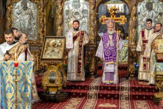 Liturghie arhierească la Catedrala Arhiepiscopală din Roman